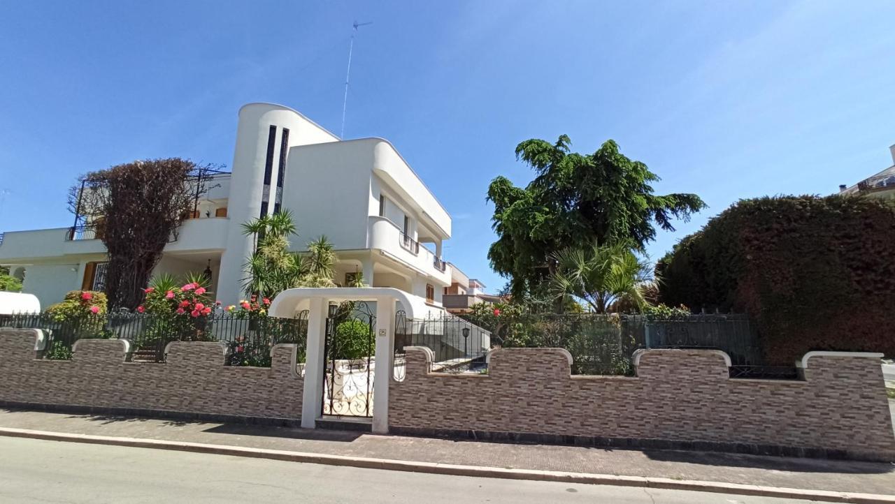 Villa Mary - Apartments Trani Exterior photo
