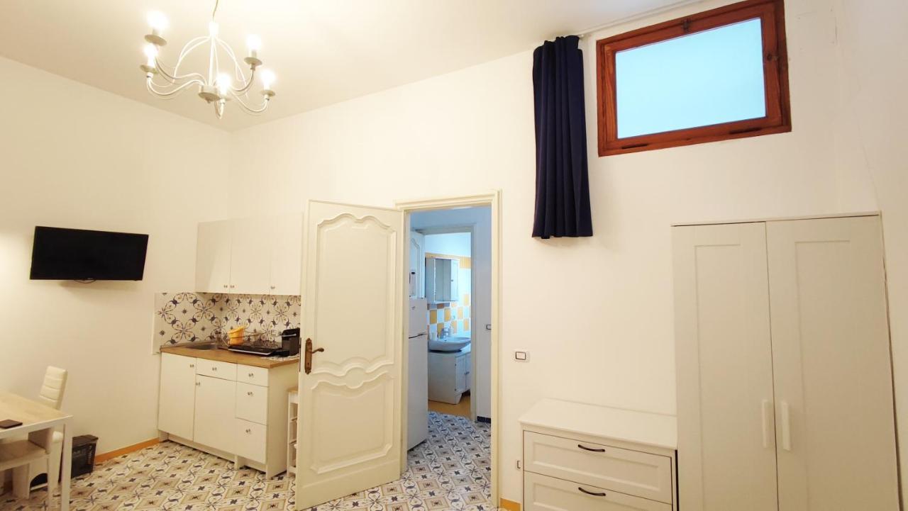 Villa Mary - Apartments Trani Exterior photo